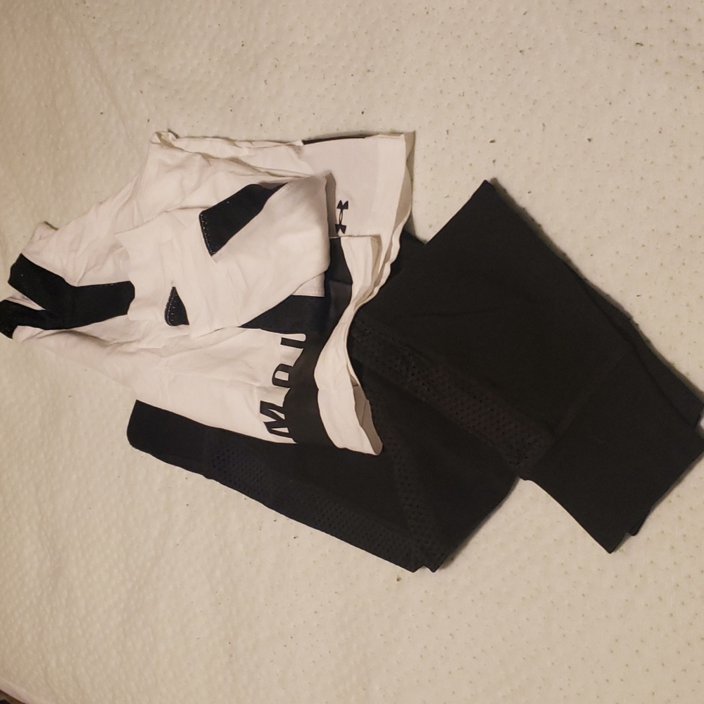 NWT Mixed Under Armour/Ideology athleisure/Workout Set sz Medium Black and White